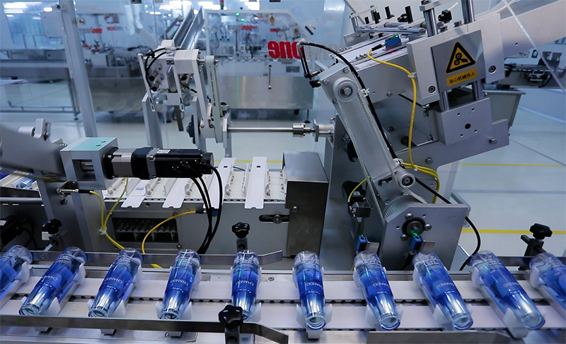 物流受阻原料瓶頸凸顯，化妝品與服裝企業(yè)迎來(lái)多重挑戰(zhàn)